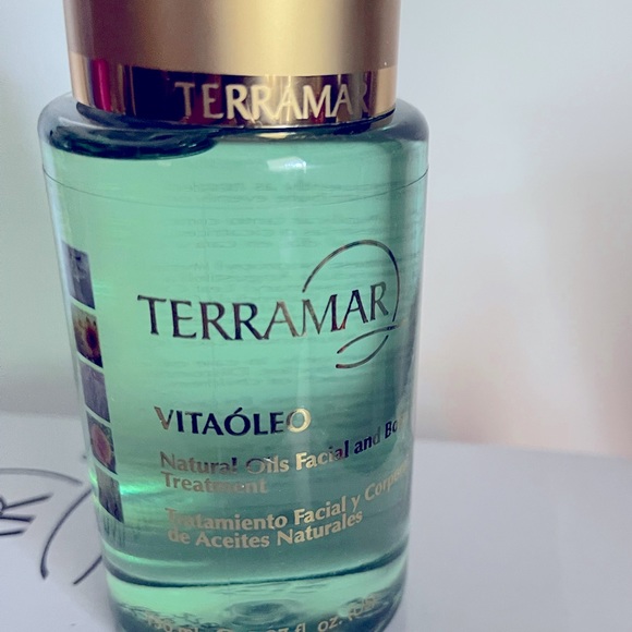 Natural oils facial and body treatment - Picture 2 of 2